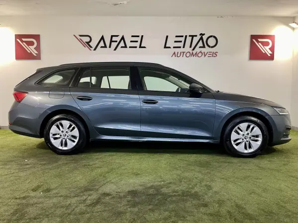 Skoda Octavia Break 2021 - 15750 EUR, 134000 km - 134000km - foto 6 de 35