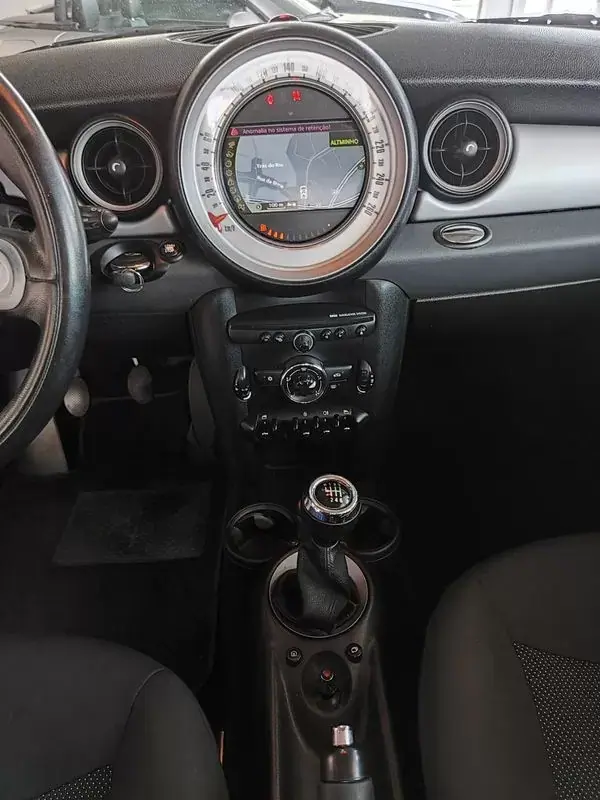 MINI One 2011 - 8250 EUR, 180000 km - AUTO.MOTO.pt - 180000km - foto 31 de 34