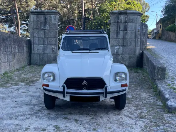 Citroën Dyane 1979 - 7900 EUR, 92000 km - AUTO.MOTO.pt - 92000km - foto 2 de 38