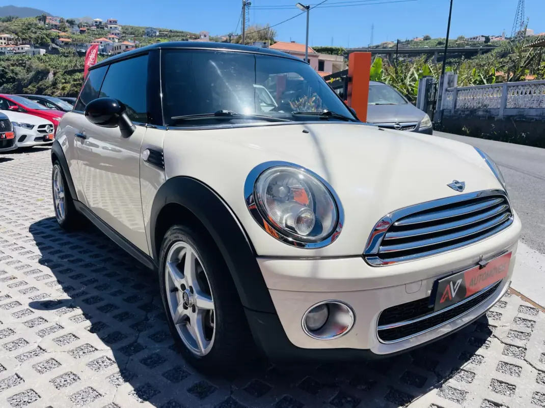MINI Cooper 2007 - 7950 EUR, 205200 km - AUTO.MOTO.pt - 205200km - foto 1 de 12