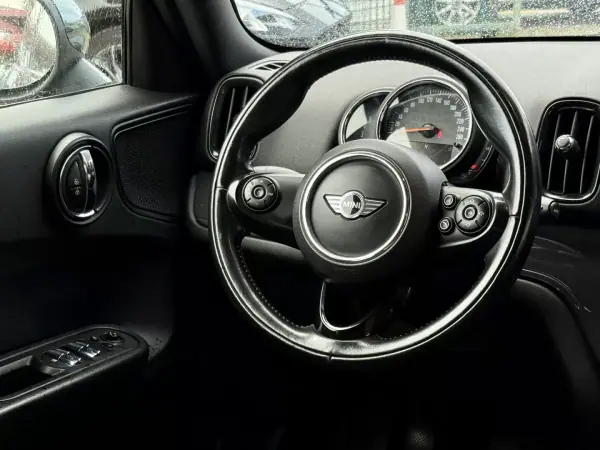 MINI Countryman 2018 - 18250 EUR, 159000 km - AUTO.MOTO.pt - 159000km - foto 7 de 15