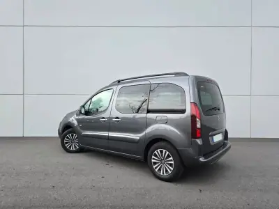 Peugeot Partner 2017 - 12490 EUR, 129000 km - AUTO.MOTO.pt - 129000km - foto 7 de 27