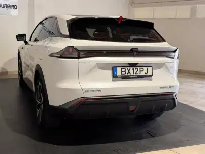2025 - 40900 EUR, 4055 km - AUTO.MOTO.pt - 4055km - foto 7 de 26