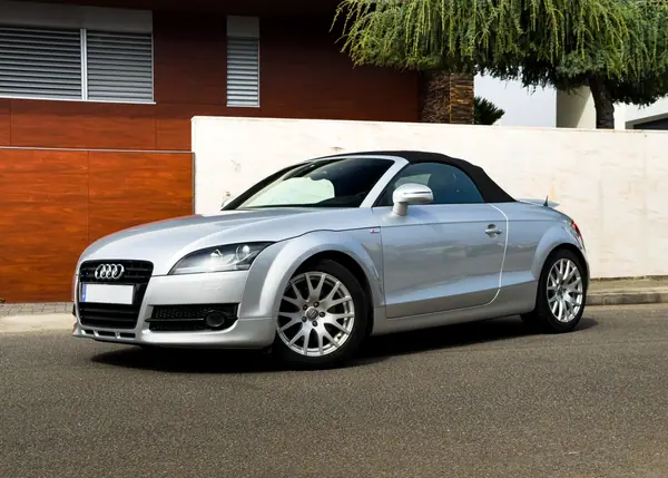 Audi TT Roadster 2007 - 13990 EUR, 155000 km - 155000km - foto 2 de 5