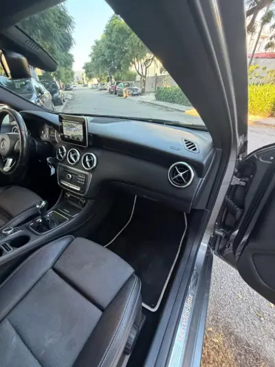 Mercedes-Benz A 180 2015 - 13900 EUR, 210000 km - 210000km - foto 25 de 26