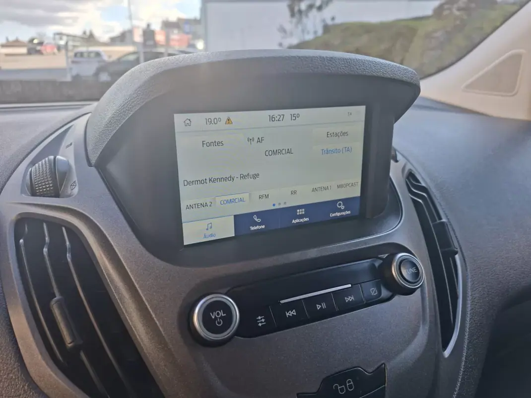 Ford Transit Courier 2021 - 12990 EUR, 88501 km - AUTO.MOTO.pt - 88501km - foto 10 de 15