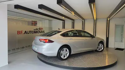Opel Insignia Grand Sport 2018 - 12900 EUR, 149839 km - AUTO.MOTO.pt - 149839km - foto 14 de 49