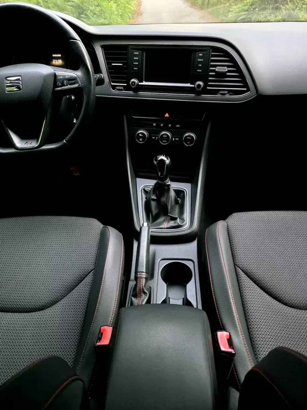 SEAT Leon 2013 - 13990 EUR, 167000 km - AUTO.MOTO.pt - 167000km - foto 18 de 27