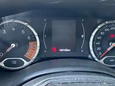 Jeep Renegade 2020 - 13500 EUR, 126000 km - AUTO.MOTO.pt - 126000km - foto 4 de 10