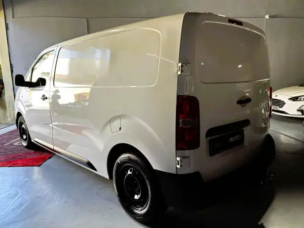 Opel Vivaro 2021 - 17000 EUR, 188500 km - AUTO.MOTO.pt - 188500km - foto 3 de 30