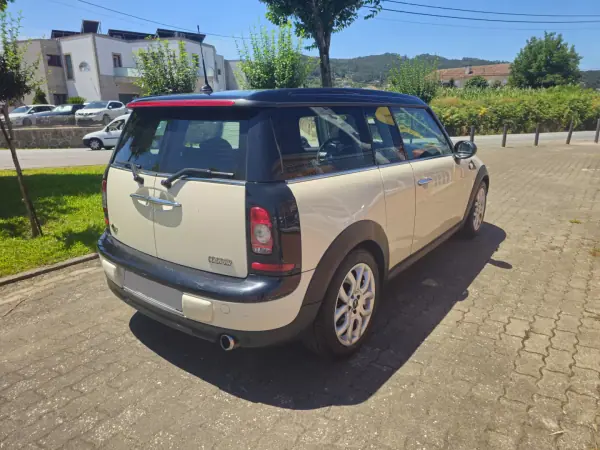 MINI Clubman 2010 - 7990 EUR, 154000 km - AUTO.MOTO.pt - 154000km - foto 4 de 11
