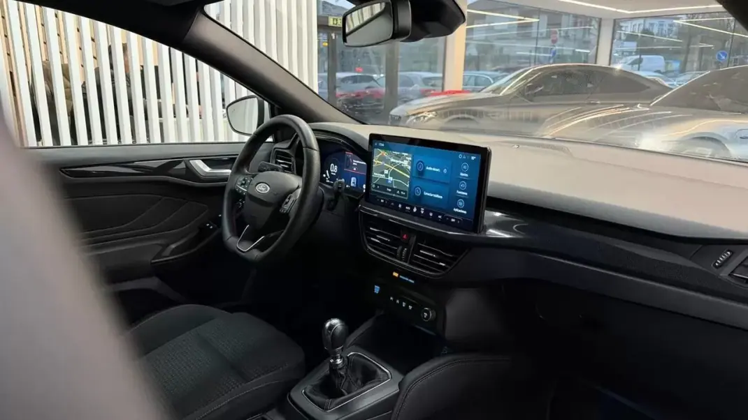 Ford Focus 2025 - 22990 EUR, 11701 km - AUTO.MOTO.pt - 11701km - foto 33 de 35