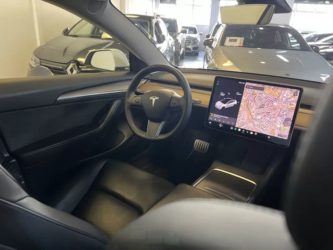 Tesla Model 3 2021 - 31990 EUR, 85000 km - AUTO.MOTO.pt - 85000km - foto 12 de 45