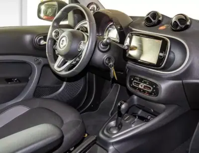 Smart ForTwo Coupé 2021 - 14145 EUR, 28400 km - AUTO.MOTO.pt - 28400km - foto 6 de 15