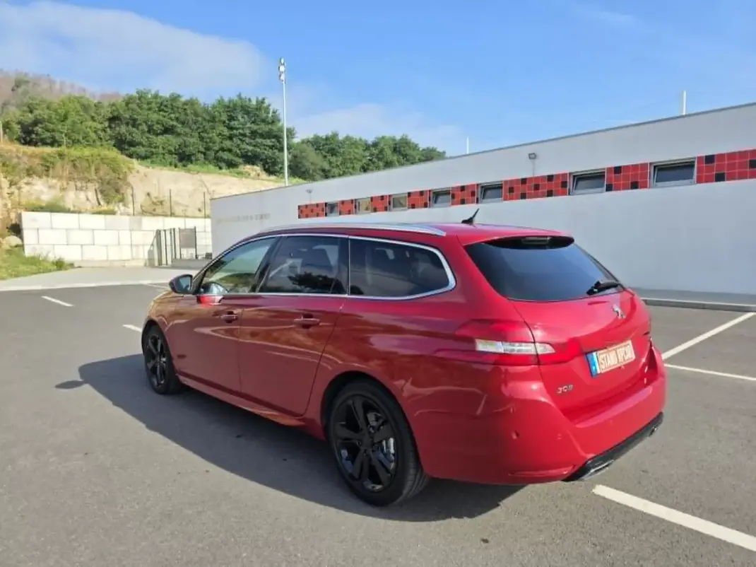 Peugeot 308 SW 2015 - 14490 EUR, 175000 km - AUTO.MOTO.pt - 175000km - foto 9 de 19