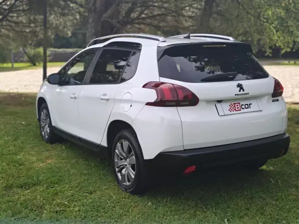 Peugeot 2008 2018 - 10399 EUR, 110600 km - AUTO.MOTO.pt - 110600km - foto 9 de 38