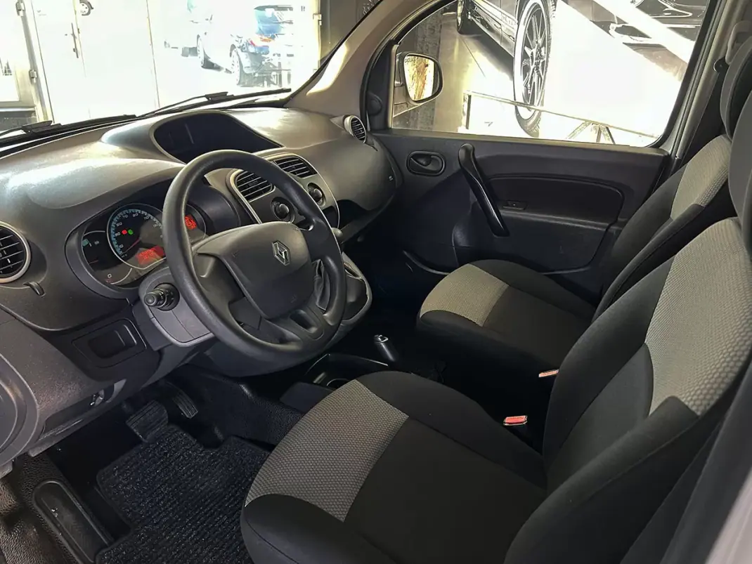 Renault Kangoo Express ZE 33 2019 - 12900 EUR, 23343 km - AUTO.MOTO.pt - 23343km - foto 6 de 18