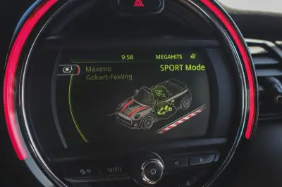 MINI One 2018 - 18980 EUR, 61420 km - AUTO.MOTO.pt - 61420km - foto 3 de 30