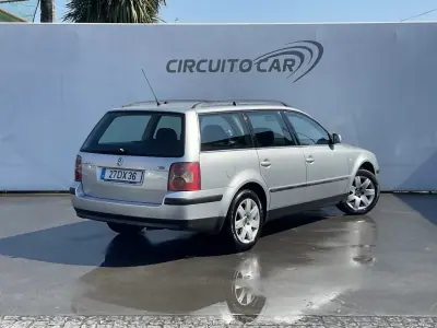 Volkswagen Passat Variant 2003 - 3500 EUR, 330727 km - AUTO.MOTO.pt - 330727km - foto 3 de 29