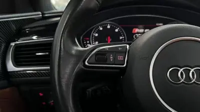 Audi RS6 Avant 2014 - 59990 EUR, 139435 km - AUTO.MOTO.pt - 139435km - foto 14 de 22