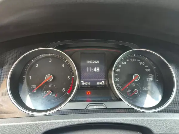 Volkswagen Golf 2014 - 17900 EUR, 195000 km - AUTO.MOTO.pt - 195000km - foto 31 de 32