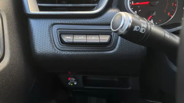 Renault Clio 2021 - 12600 EUR, 115121 km - AUTO.MOTO.pt - 115121km - foto 19 de 27