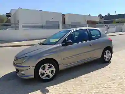 Peugeot 206 2004 - 1450 EUR, 387000 km - foto 1 de 8