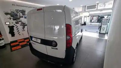 Fiat Doblo 1.6 M-JET2 3 LUG. 2021 - 13500 EUR, 55800 km - AUTO.MOTO.pt - 55800km - foto 6 de 28