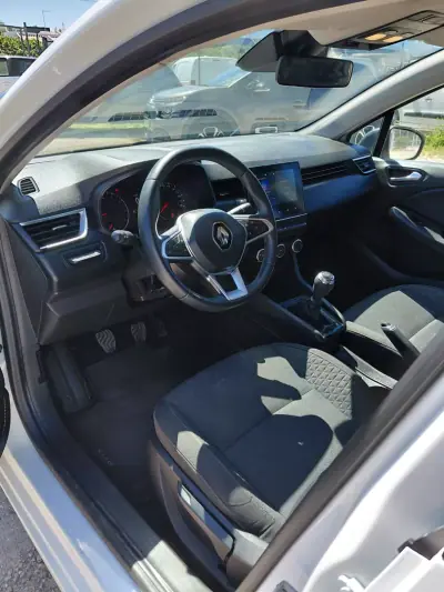 Renault Clio 2023 - 15900 EUR, 46000 km - AUTO.MOTO.pt - 46000km - foto 3 de 11