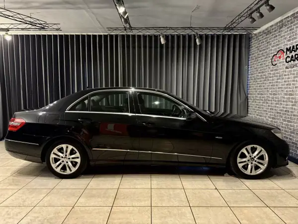 Mercedes-Benz E 350 2010 - 12990 EUR, 280000 km - AUTO.MOTO.pt - 280000km - foto 6 de 12