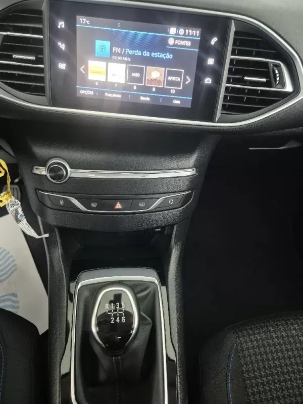 Peugeot 308 SW 2020 - 14750 EUR, 118747 km - AUTO.MOTO.pt - 118747km - foto 7 de 8