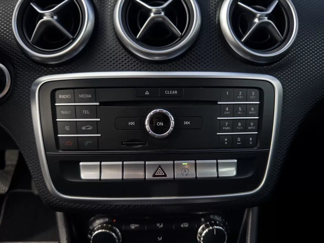 Mercedes-Benz A 180 2017 - 15990 EUR, 155000 km - AUTO.MOTO.pt - 155000km - foto 22 de 34