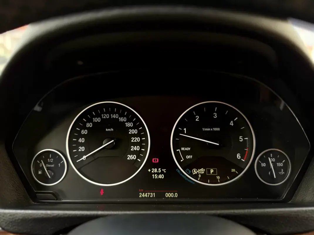 BMW 320 2014 - 14950 EUR, 244000 km - 244000km - foto 22 de 27