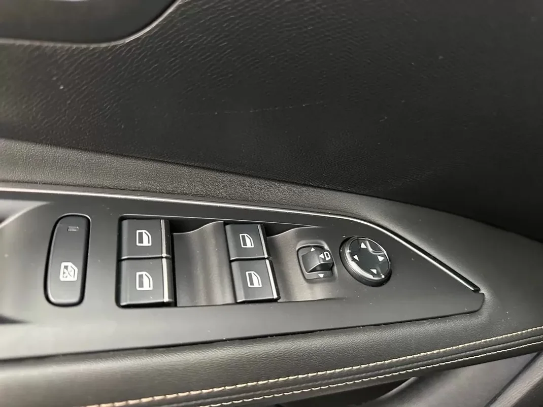 Peugeot 3008 2021 - 28800 EUR, 58000 km - AUTO.MOTO.pt - 58000km - foto 20 de 20