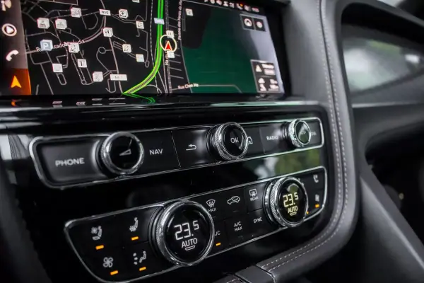Bentley Bentayga 2022 - 210000 EUR, 70942 km - AUTO.MOTO.pt - 70942km - foto 30 de 57