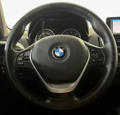 BMW 116 2015 - 12450 EUR, 215000 km - AUTO.MOTO.pt - 215000km - foto 10 de 29