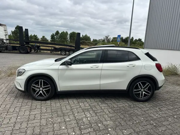 Mercedes-Benz GLA 180 2015 - 18990 EUR, 192000 km - 192000km - foto 7 de 20