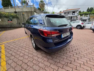 Opel Astra Caravan 2021 - 14450 EUR, 88000 km - 88000km - foto 2 de 6