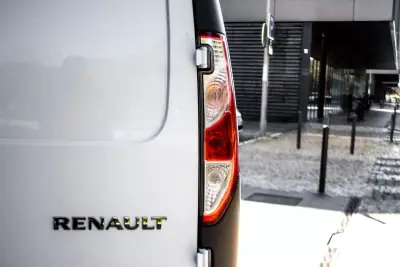 Renault Kangoo E-Tech Confort 2020 - 10750 EUR, 63577 km - AUTO.MOTO.pt - 63577km - foto 9 de 27
