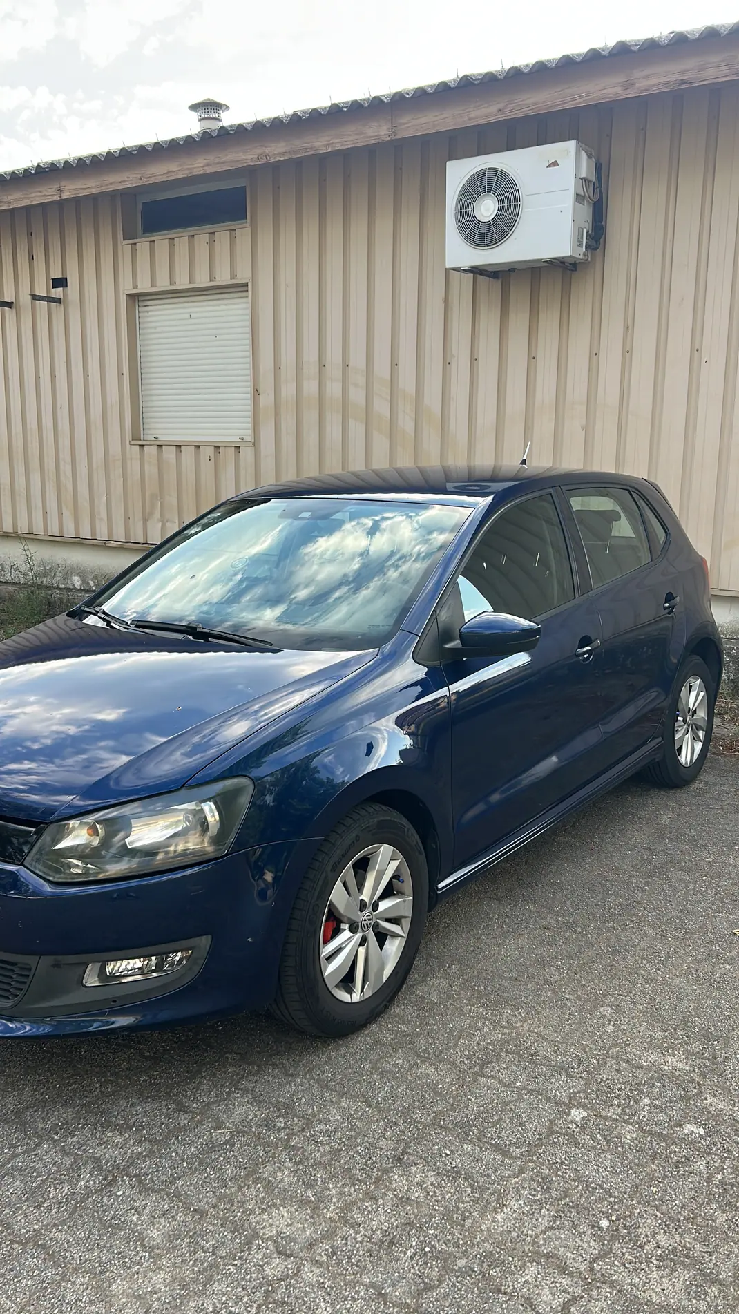 Volkswagen Polo 2012 - 4500 EUR, 212000 km - AUTO.MOTO.pt - 212000km - foto 3 de 9