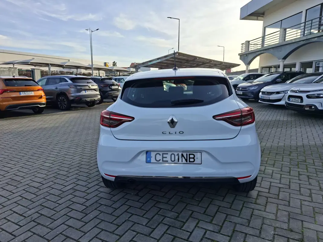 Renault Clio 2019 - 15000 EUR, 62800 km - AUTO.MOTO.pt - 62800km - foto 7 de 32