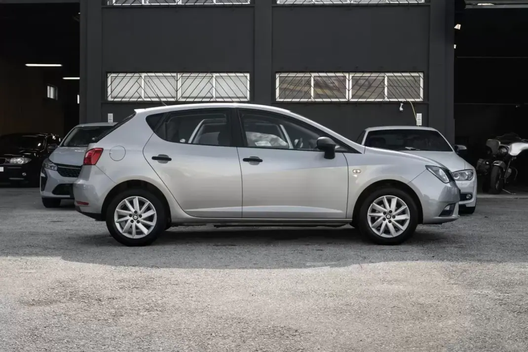 SEAT Ibiza 2016 - 9900 EUR, 48656 km - AUTO.MOTO.pt - 48656km - foto 2 de 16