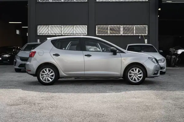 SEAT Ibiza 2016 - 9900 EUR, 48656 km - AUTO.MOTO.pt - 48656km - foto 2 de 16