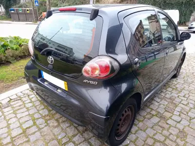 Toyota Aygo 2009 - 5490 EUR, 114642 km - AUTO.MOTO.pt - 114642km - foto 4 de 10