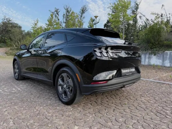 Ford Mustang Mach-E 2021 - 26500 EUR, 125000 km - AUTO.MOTO.pt - 125000km - foto 16 de 23