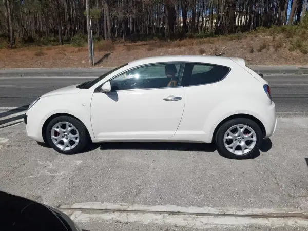 Alfa Romeo MiTo 2018 - 8000 EUR, 234180 km - AUTO.MOTO.pt - 234180km - foto 7 de 46