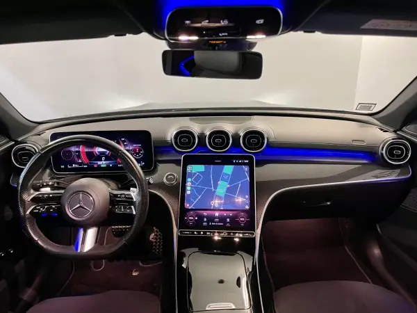 Mercedes-Benz C 300 2022 — foto 3 de 48