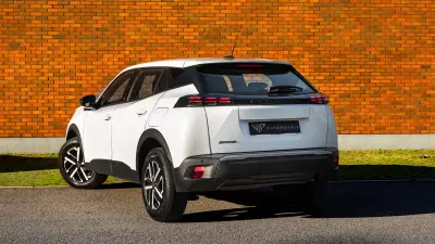 Peugeot 2008 2023 — foto 3 de 20