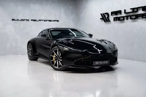 Aston Martin V8 Vantage Coupe 2019 - 144950 EUR, 31000 km - 31000km - foto 3 de 45