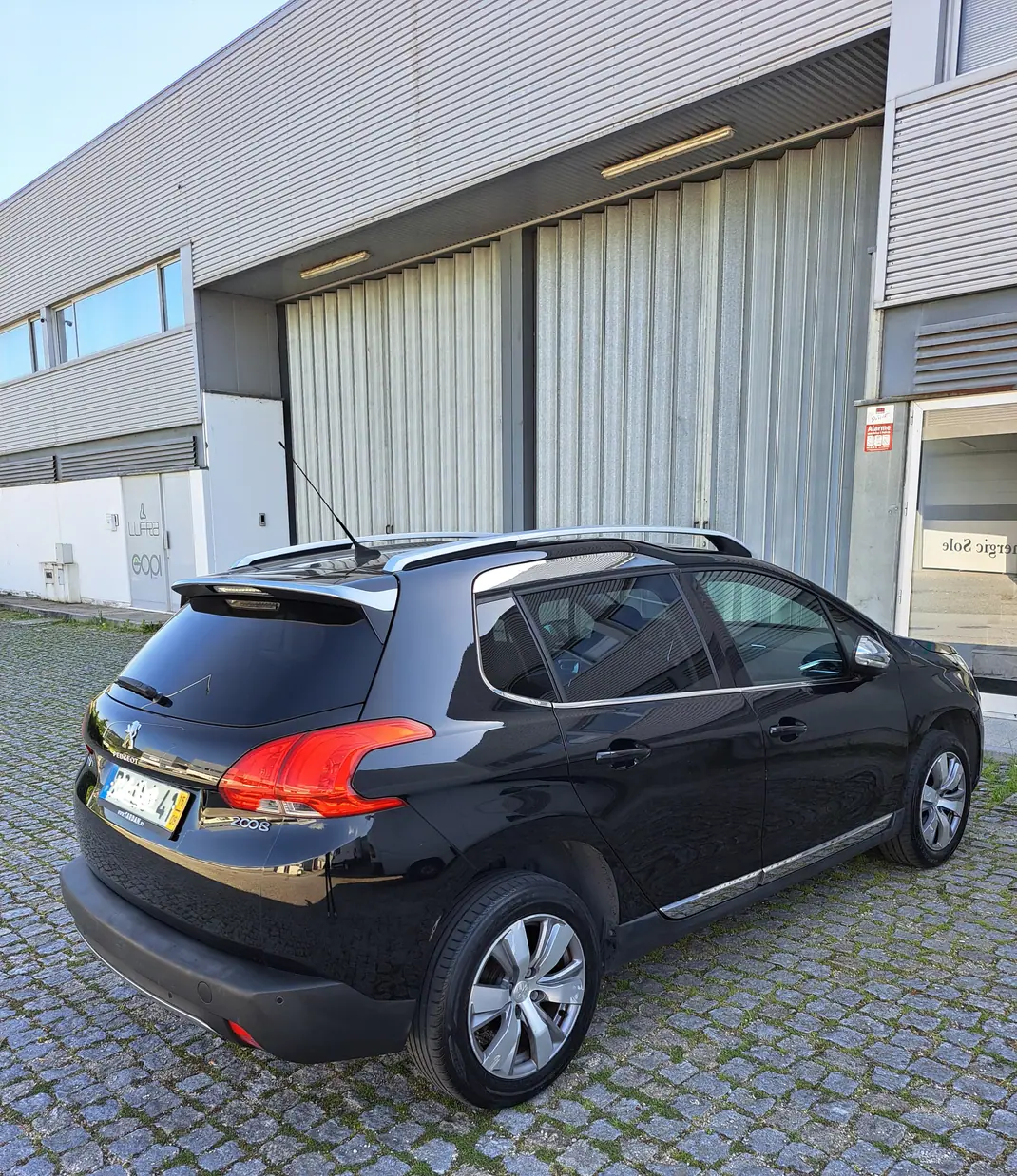 Peugeot 2008 2015 - 9100 EUR, 147000 km - AUTO.MOTO.pt - 147000km - foto 3 de 11